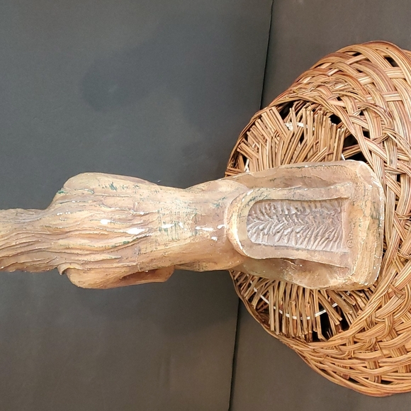 Statue of mother and child - Picture 4 of 8